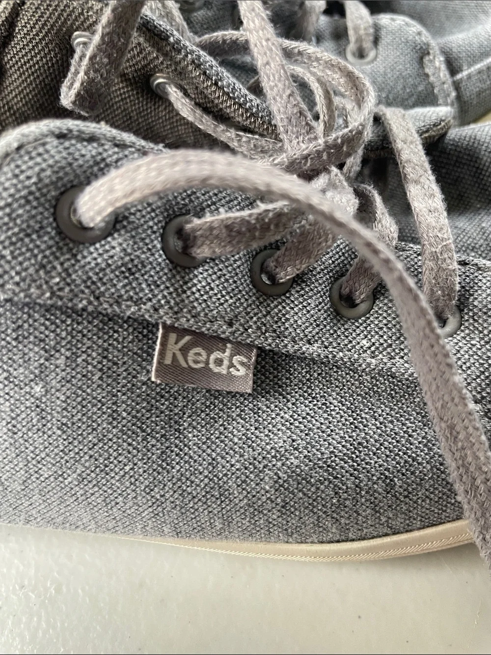 Keds Gray Canvas Lace-Up Sneakers with Pink Trim size size 7